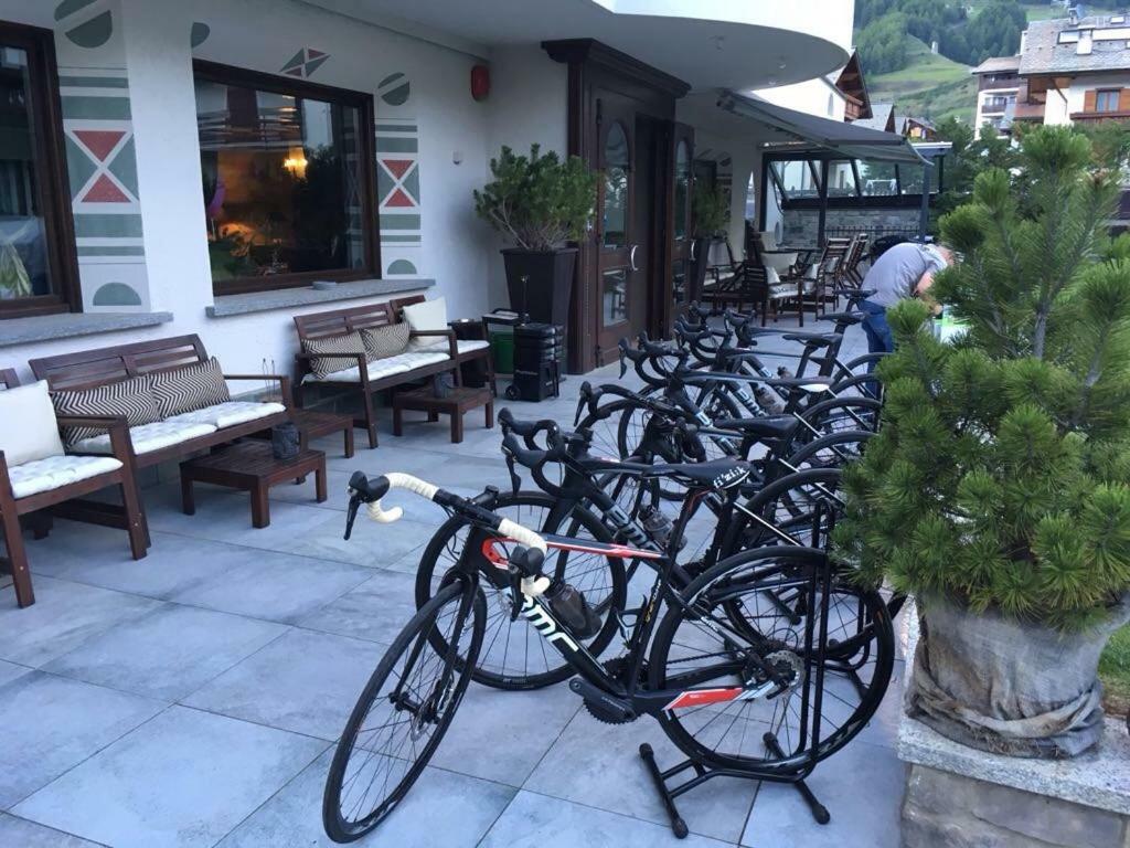 Hotel Alu Mountain Design บอร์มิโอ ภายนอก รูปภาพ